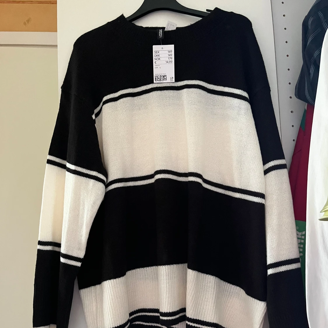 Oanvänd med prislapp oversize stickad tröja 