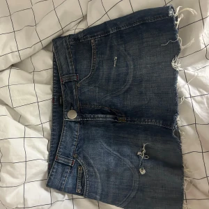 Jeanskjol  - As snygg jeanskjol. Storlek 44 men passar absolut mindre💗💗