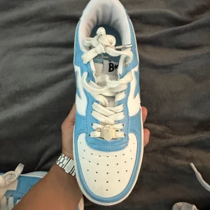 Bapestas - Ett par gamla skor som jag hade. Storlek 39