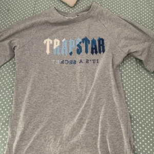 TRAPSTAR t shirts - Storlek S-M, aldrig använts på grund av att den är för stor. Helt ny.