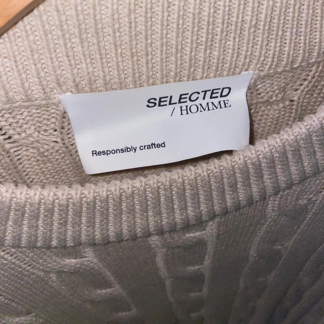 Beige kabelstickadtröja - 90