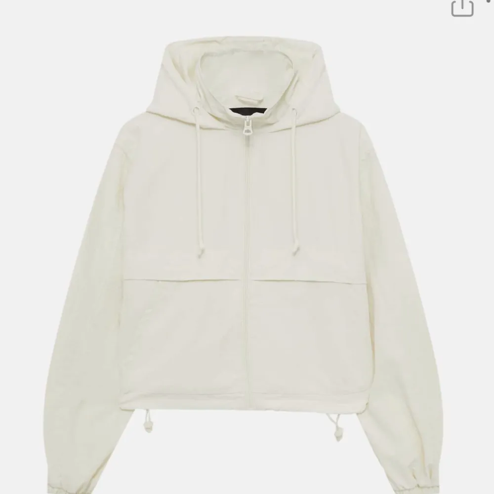 Skitsnygg jacka från pull & bear 😍köptes för 330kr . Jackor.