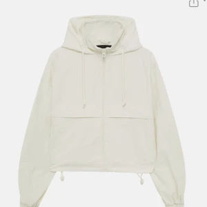 Jacka - Skitsnygg jacka från pull & bear 😍köptes för 330kr 