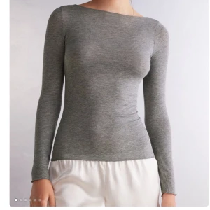 Intimissimi tröja - Helt ny med prislapp, jag tycker bara inte att grå passar med min hudton. Pris går att diskuteras👌Nypris 449kr.