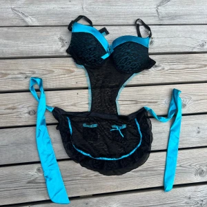 Svart och blå vintage korset top - Mycket bra skick L (liten i storleken, med knytbara band)