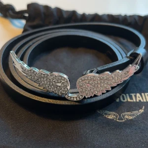 Skärp från Zadig & Voltaire  - Säljer detta skärp från Zadig och Voltaire då de inte längre kommer till användning. Inga defekter💗Pris kan diskuteras