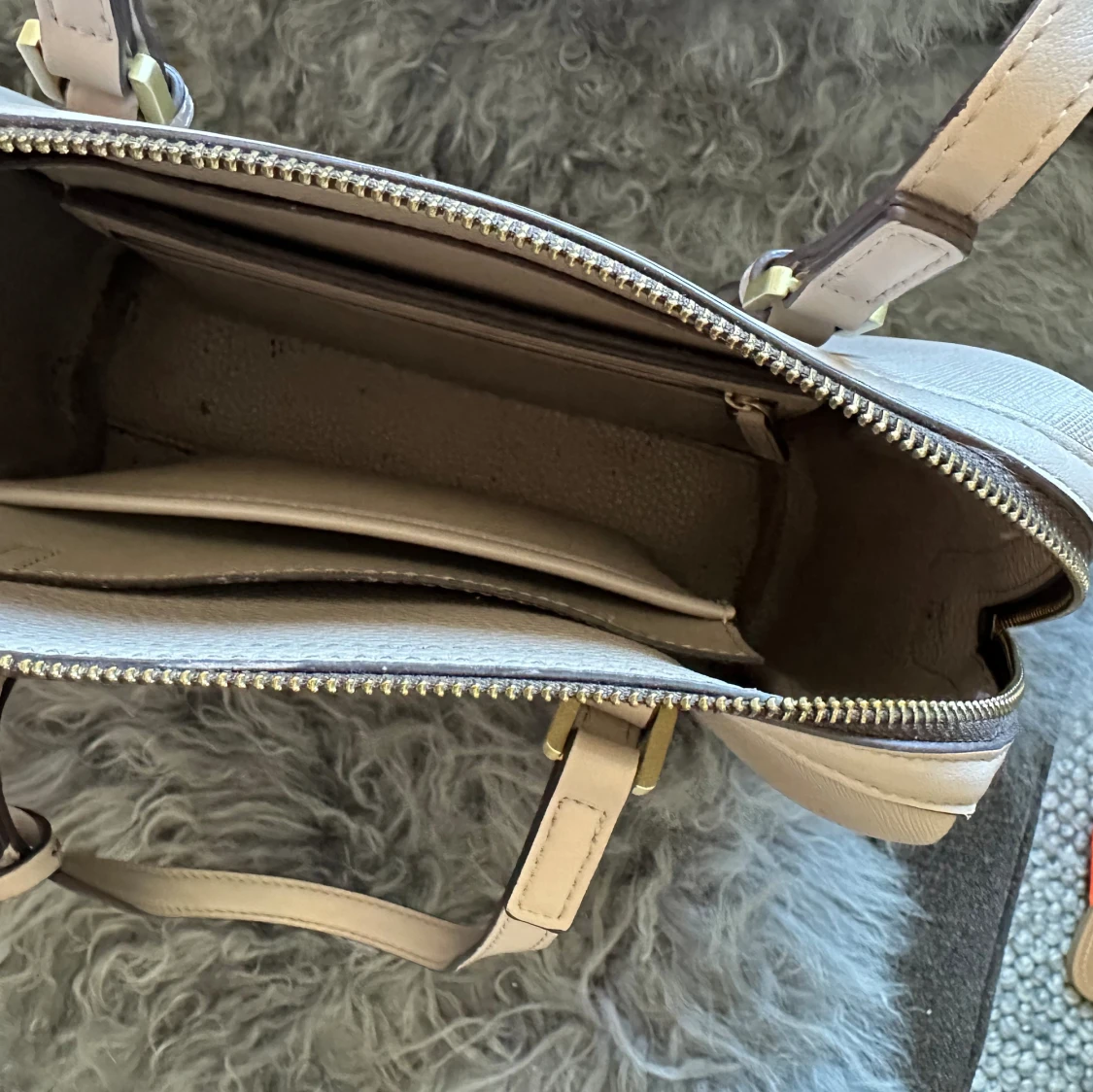 Calvin Klein väska  - 91