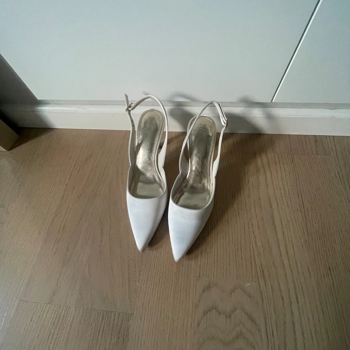 Oanvända pumps  - 90