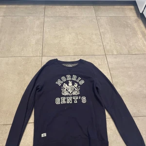 MORRIS tröja  - BLÅ sweatshirt 