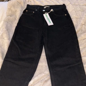 Jeans  - Aldrig använda, var för små. 