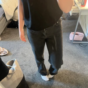 Högmidjade jeans  - Jeans från NAKD i strl 36! Inte jätteanvända men gamla 🥰