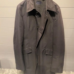 Joop jacka - Hej, säljer min joop jacka då den inte blir använd längre. Storlek XL. Vid frågor eller funderingar hör gärna av er.