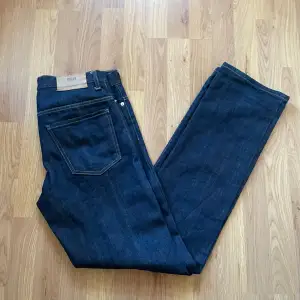 Ett par jeans som jag inte använder alls men är super snygga och fräscha | skick 10/10 | storlek W31 L34 | pris 599kr men kan diskuteras vid snabb affär | hör av er vid någon fundering 