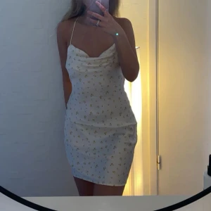 Miniklänning från NA-KD  - Endast provad, storlek 36