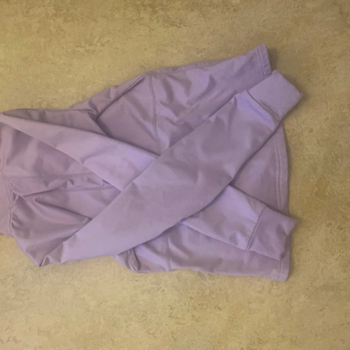 En fin lila tränings tröja för barn 💜 - 90