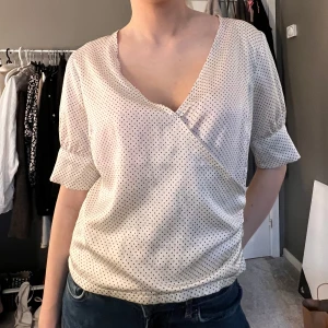 Prickig blus  - Köpt från neo noir för 659kr. Aldrig använd.💓💓