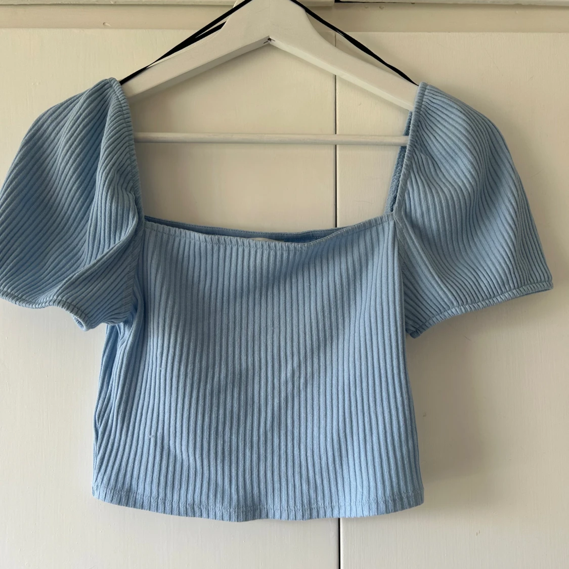 Blå ribbad topp