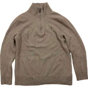 säljer half zip ralph lauren tröja i 100% merinoull. stl S och är i bra skick. kom gärna med prisförslag!