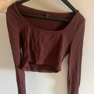 Topp  - Från shein använd några gånger ganska croppad