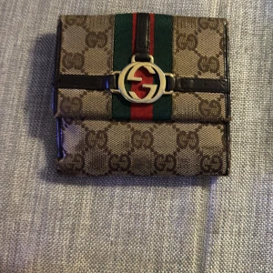 Gucci plånbok  - Original plånbok ifrån Gucci, inköpt i butiken på Birger Jarlsgatan i Stockholm 