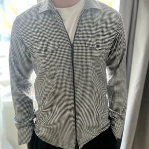 Eton overshirt - Storlek L. Endast använd några få gånger. Nypris 1499:-