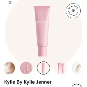 Säljer en oöppnad face scrub från Kylie skin. Nypris 360kr säljer för 250, pris kan diskuteras💗köparen står för eventuell frakt.