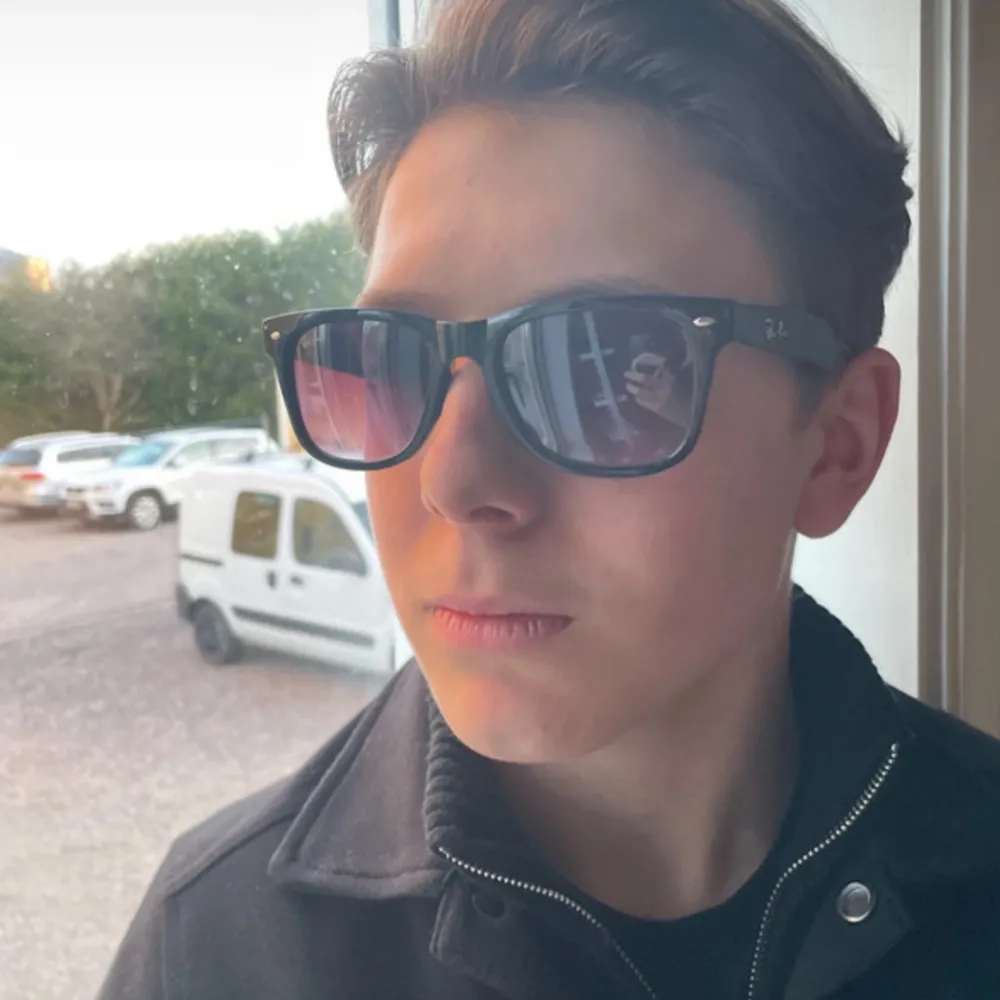 Mina ray-ban som har blivit små för mig ny pris 1199 Pris kan diskuteras  Size junior. Övrigt.