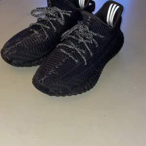 adidas Yeezy Boost 350 V2 - adidas Yeezy Boost 350 V2