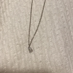Halsband  - Jätte fint skick, aldrig använt!