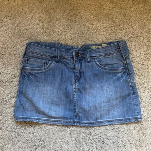 Jeanskjol  - Kort jeanskjol!! Mycket bra skick!! 🥰