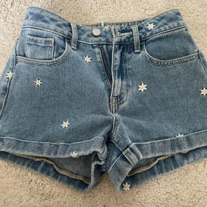 Pacsun shorts  - Jättesnygga unika shorts till sommaren från pacsun! Använda en gång i strlk 23!