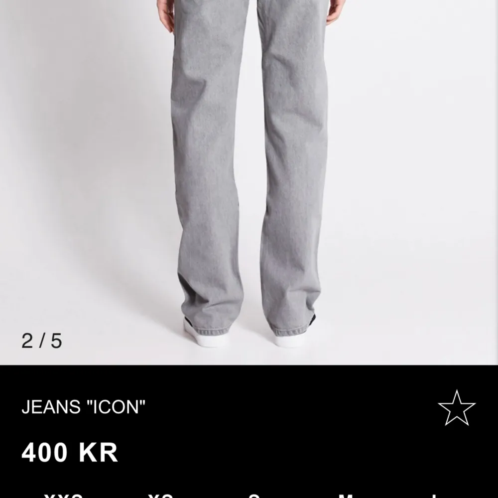 Säljer mina gråa jeans eftersom dem är lite för stora för mig. Storlekn på jeansen är S passar även M.. Jeans & Byxor.