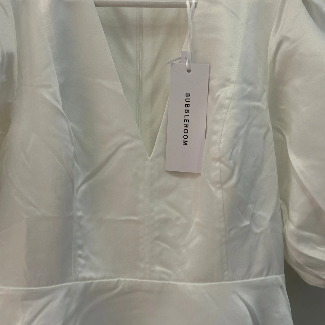 Vit puffig studentklänning - 92