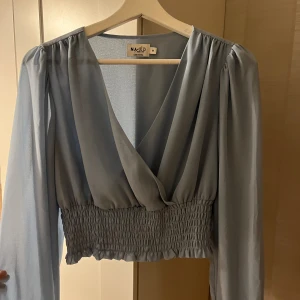 Blus - Ny skick! Passar utmärkt till sommaren. Köpt på nakd 