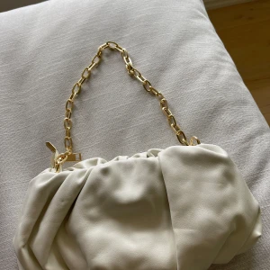 Väska  - Fint skick, aldrig använd typ 