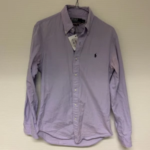 Skjorta - Ralph Lauren skjorta i en så uppfriskande och fin lila färg💜