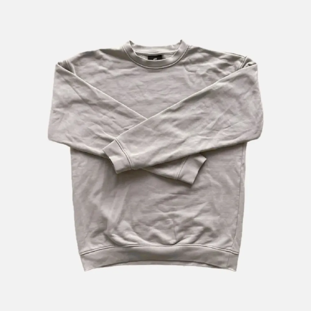 Sweatshirt från H&M i herrstrl S o fint skick 💌. Hoodies.
