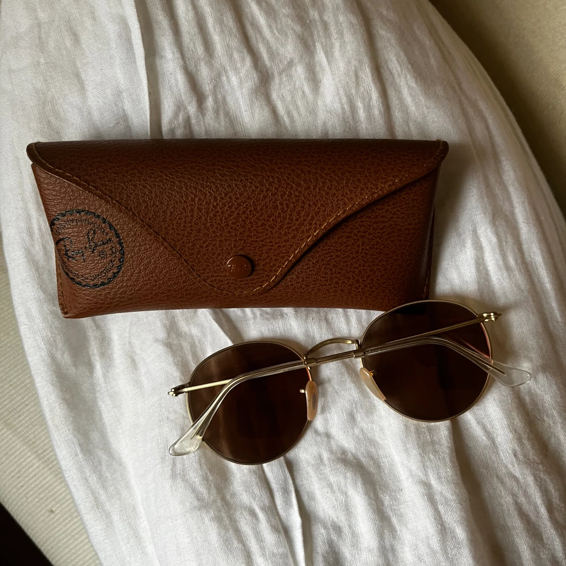 Rosa solglasögon från Ray-Ban - 90