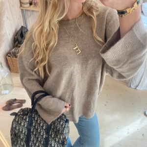 Stickad tröja - SUPER snygg❣️❣️