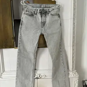 Snygga och sällsynta hope jeans i modelen rush denim!  Sparsamt använda och är i mycket gott skick! Kom dm för mer info eller bilder!👍🏽