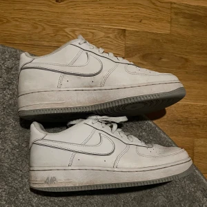 Nike air force  - Säljer ett par Nike air force, som inte är använda super mycket, till ett bra pris
