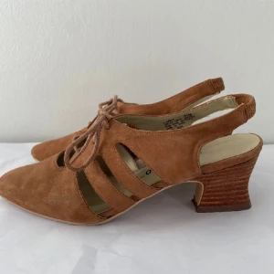 Ellemenno Slingbacks - Slingbacks från Ellemenno Western style 