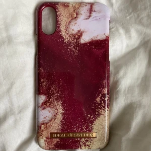 Iphone XS Ideal of Sweden skal - Aldrig använt skal från Ideal of Sweden för billigt pris💗Har ett till skal i annan färg också, kolla på min profil för att hitta!😊
