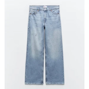 Jeans från zara  - Jeans köpta på zara för ca ett halvår sedan. Aldrig använda och har lappen kvar. Säljer då storleken var alldeles för liten, därav har jag inga bilder med dem på. Loose fit och en medelhög midja. 