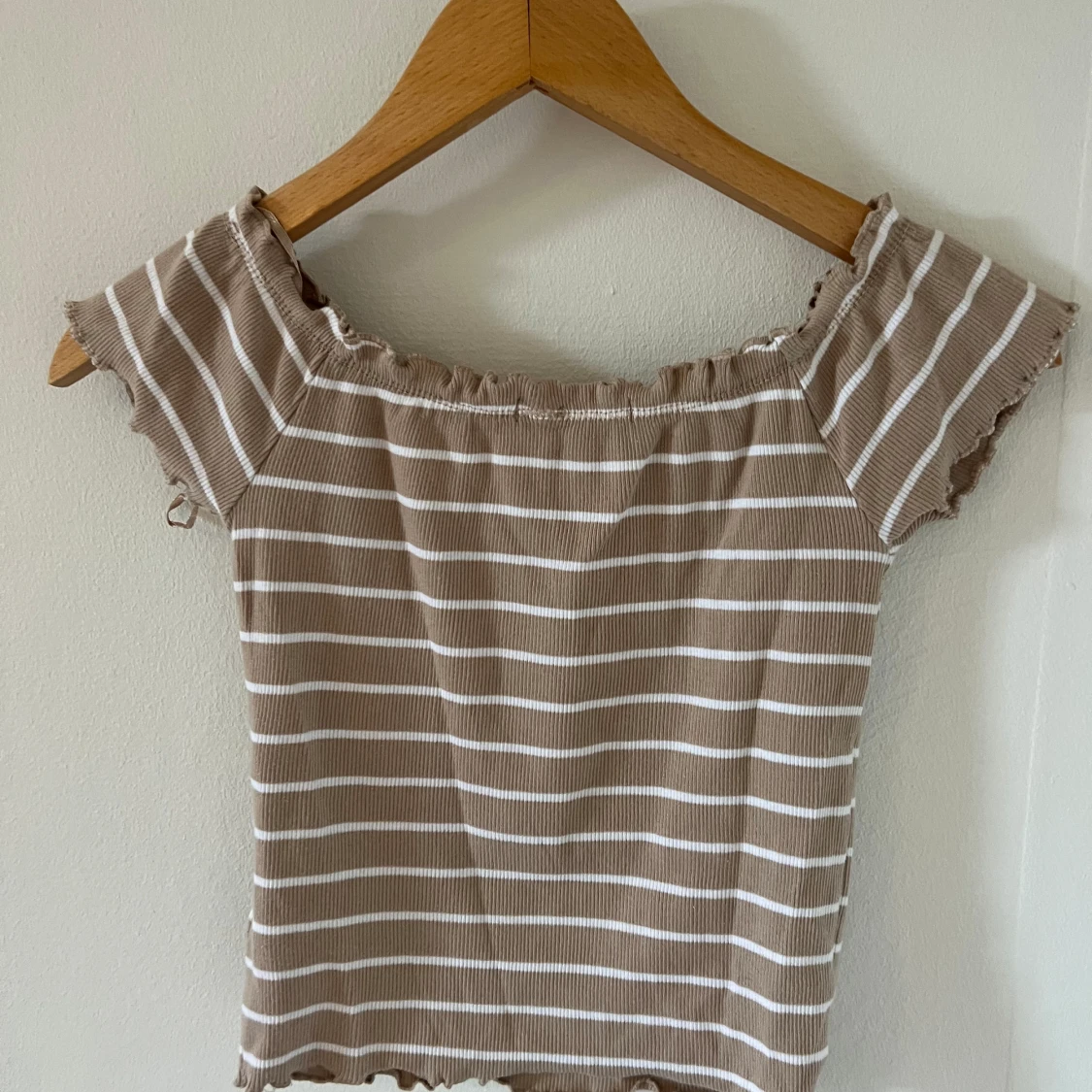 Off the shoulder top - 91