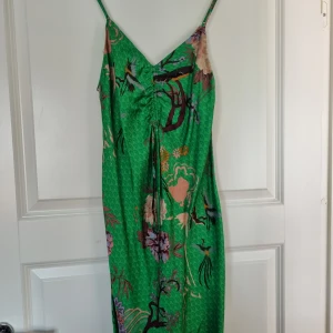 Sommarklänning  - Kort klänning i fint skick 