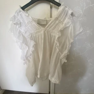 Neo noir blus - Jag säljer min jätte fina neo noir blus i väldigt fint skick!!