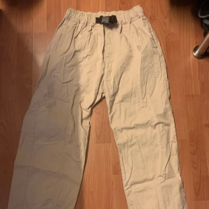 District 46 byxor - Ett par byxor ja inte använder längre. En liten fläck i back men syns knappt. 