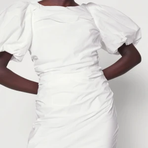 Designers Remix klänning - Klänning från Designers Remix i storlek 36. Jättefint skick! Nypris: 2200