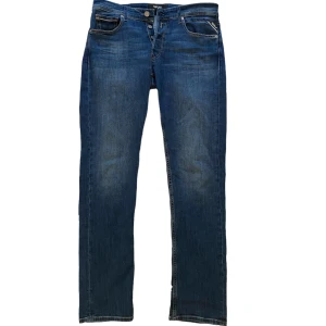 Replay Jeans  - Replay Jeans Grover Straight Fit  Nypris 1400kr Mitt pris 999kr Nyskick 10/10  Storlek 31/32